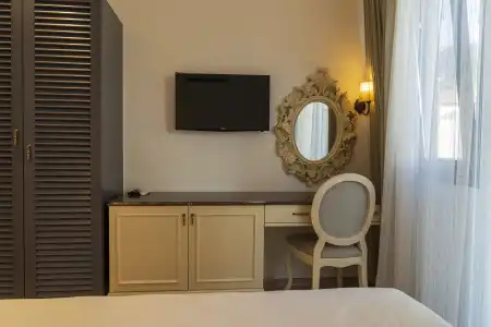 Channel Suites - 42