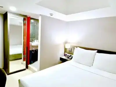 Ramada Sukhumvit Soi Eleven - 10
