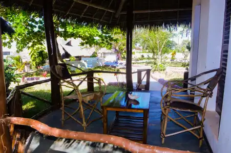 Zanzi Rest Bungalow - 51