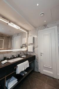 Cosmos Selection Saint-Petersburg Italyanskaya - 150