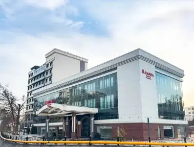 Ramada Plaza by Wyndham - 39
