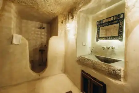 Doda Artisanal Cave +14 adults only - 49