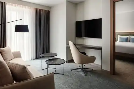Courtyard By Marriott - 35