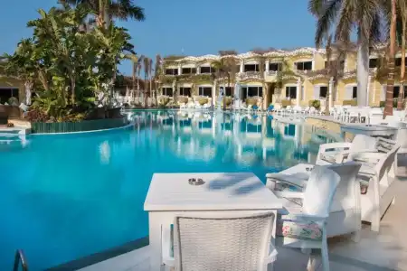 Paradise Inn Beach Resort - 2