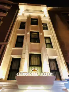 Crowned - 17