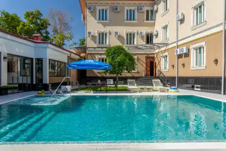Grand Nur - 49