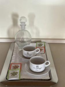 La Vie De Chateau - 240