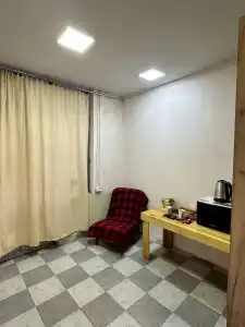 Vahe's Family Guest House Front - 51