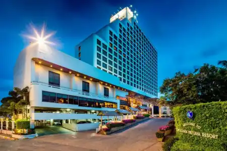 Cholchan Pattaya Beach Resort - 1