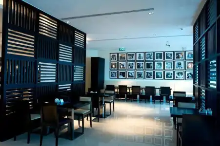 Holiday Inn Express Airport, an IHG - 7