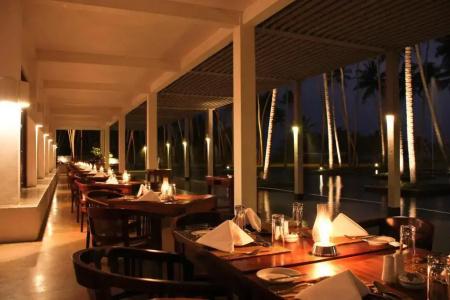 The Blue Water - Geoffrey Bawa Heritage - City Resort - 3