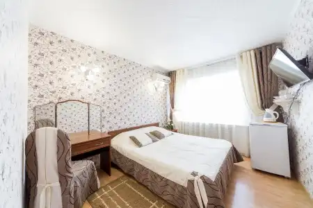 Hotel - 58