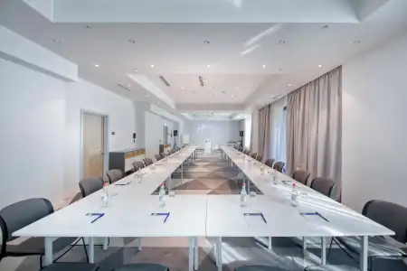 Holiday Inn Express - 35