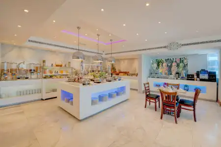 Hawthorn Suites by Wyndham Center - 17