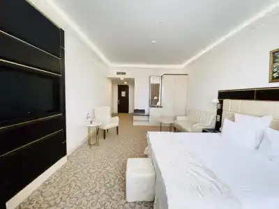 7 Avenue and SPA - 82