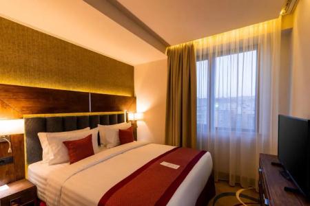 Ramada & Suites by Wyndham - 23