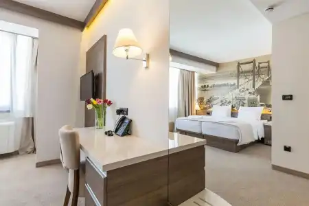Royal Inn - 1
