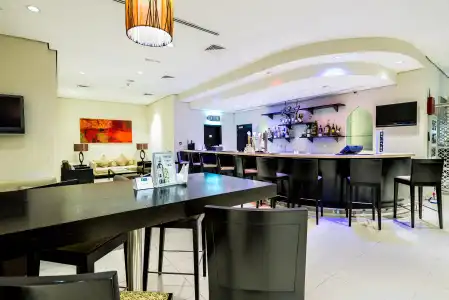 Holiday Inn Express Internet City, an IHG - 7