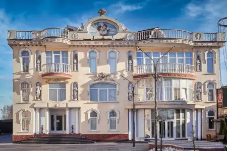 MarianHall - 4