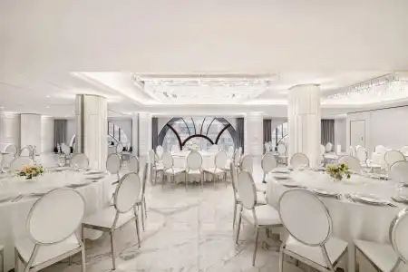 Marriott Imperial Plaza - 13