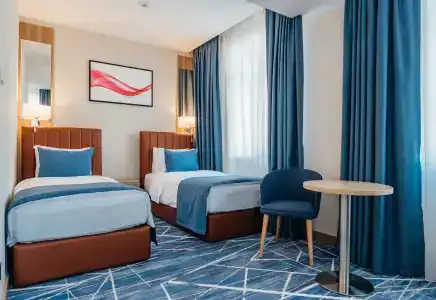 Ramada by Wyndham - 10