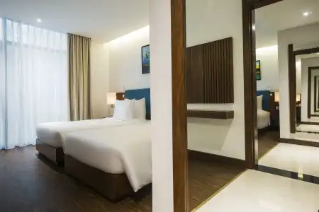 Maximilan Danang Beach - 22