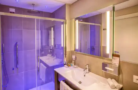 DoubleTree by Hilton City Centre - 41