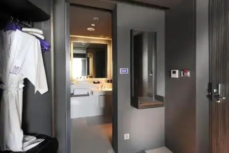 Mode Sathorn - 62