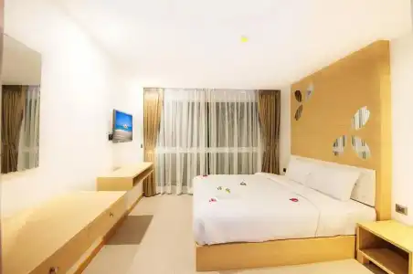 Clarian Beach Patong - 20