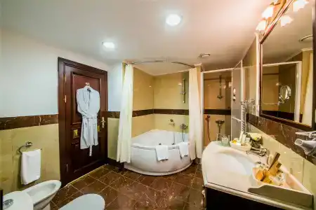 Hotel - 50