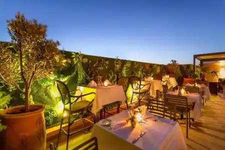 Le Caspien Boutique-hotel - 10
