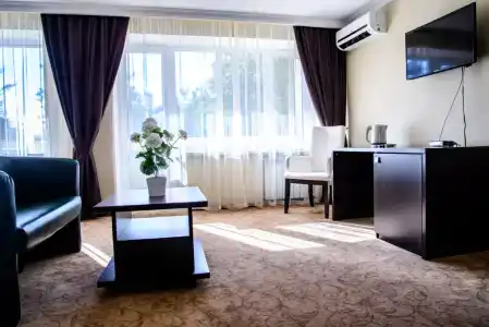 Gostinichno-Restorannyij Kompleks ZIHIYa - 62