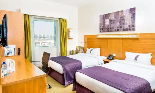 Holiday Inn Express Airport, an IHG - 8