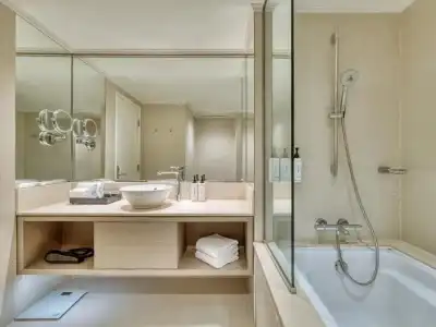Crowne Plaza BANGKOK LUMPINI PARK by IHG - 17