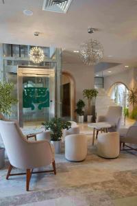 Old Boutique - 38