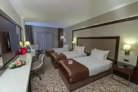 Ramada & Suites by Wyndham Merter - 4