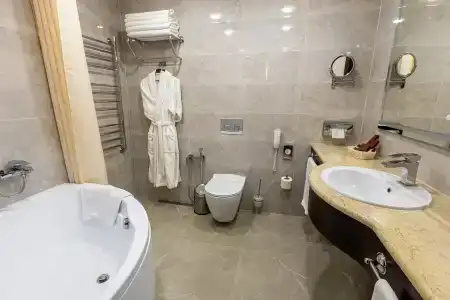 Hotel - 67