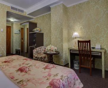 Shery Hall - 55