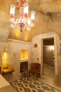 Solo Cave Suites - 84