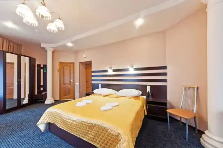 Viktoriya - 40