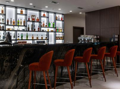Ramada & Suites by Wyndham - 9