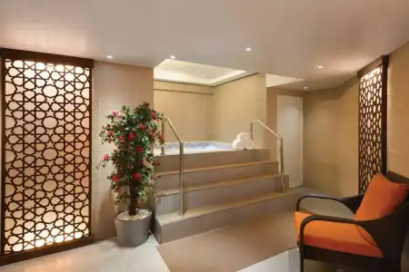 Ramada by Wyndham Abu Dhabi Corniche - 1