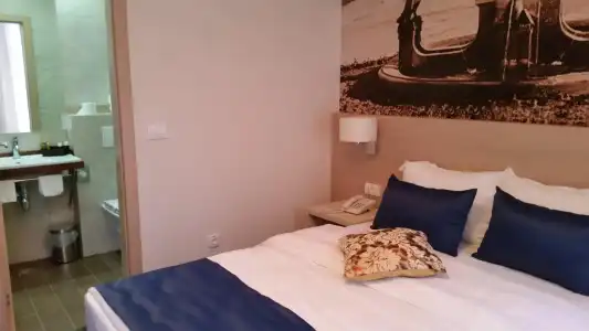 Five Points Square - City Center Bed&Breakfast - 13