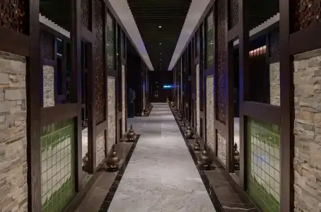 Mövenpick Asia Airport - 17