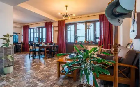 Gomi 19 Boutique - Old Tbilisi - 6
