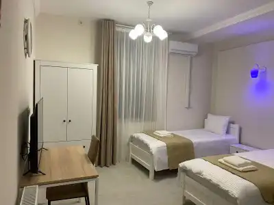 Cultural Crossing Mini-hotel - 13