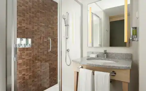 Hampton By Hilton - 52