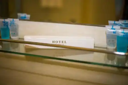 Golden Palace - 4