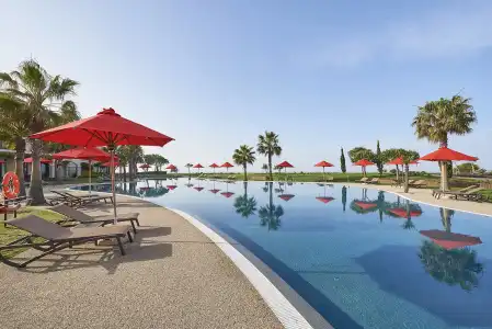 Cascade Wellness & Lifestyle Resort - 1