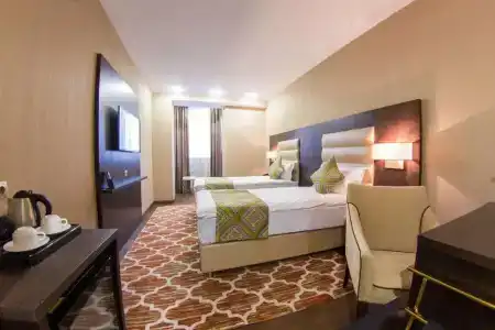 Best Western Plus - 7